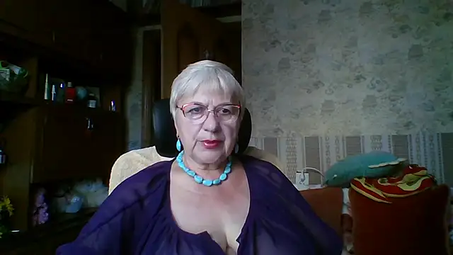 Snapshot of SweetCherry27 chatting on July 11, 5:43 am SweetCherry27 online show from July 11, 5:43 am