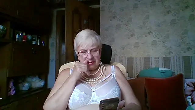 Snapshot of SweetCherry27 chatting on July 14, 5:23 am SweetCherry27 online show from July 14, 5:23 am