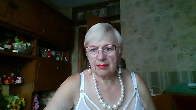 Snapshot of SweetCherry27 chatting on July 15, 3:23 am SweetCherry27 online show from July 15, 3:23 am