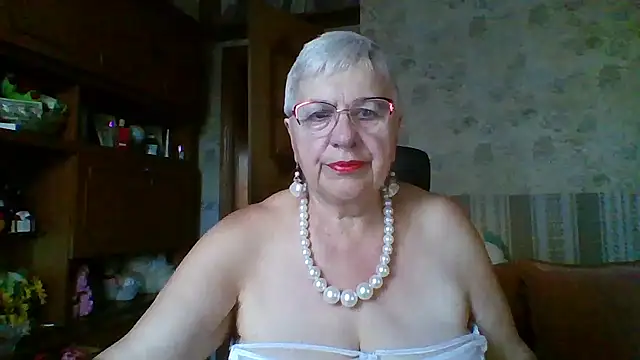 Snapshot of SweetCherry27 chatting on July 17, 3:46 am SweetCherry27 online show from July 17, 3:46 am