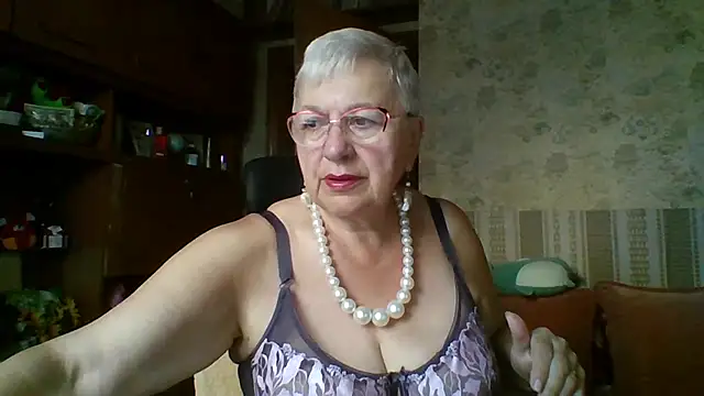 Snapshot of SweetCherry27 chatting on July 19, 5:00 am SweetCherry27 online show from July 19, 5:00 am