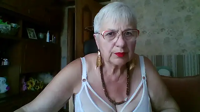 Snapshot of SweetCherry27 chatting on July 28, 11:39 am SweetCherry27 online show from July 28, 11:39 am