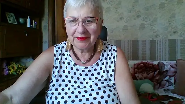 Snapshot of SweetCherry27 chatting on July 31, 10:47 am SweetCherry27 online show from July 31, 10:47 am