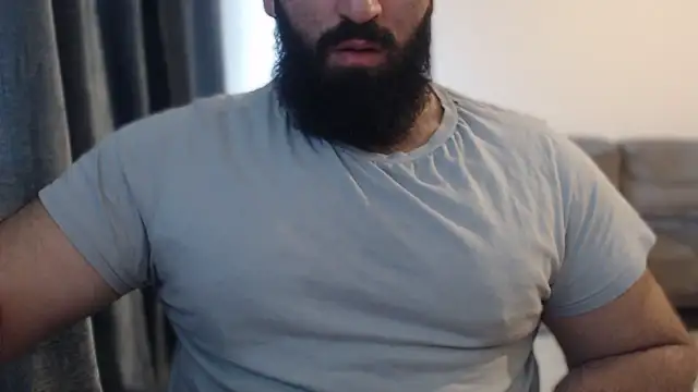 hugemachohandsome online show from November 19, 10:15 am