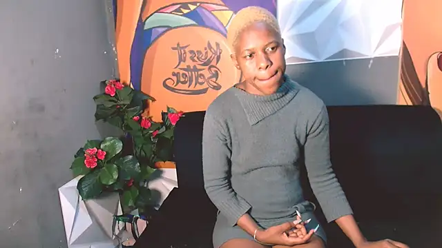 Snapshot of Ebonystormxxx chatting on October 28, 8:29 am Ebonystormxxx online show from October 28, 8:29 am