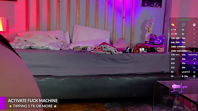 Snapshot of Miss_Pawi chatting on September 25, 10:02 pm Miss Pawi online show from September 25, 10:02 pm