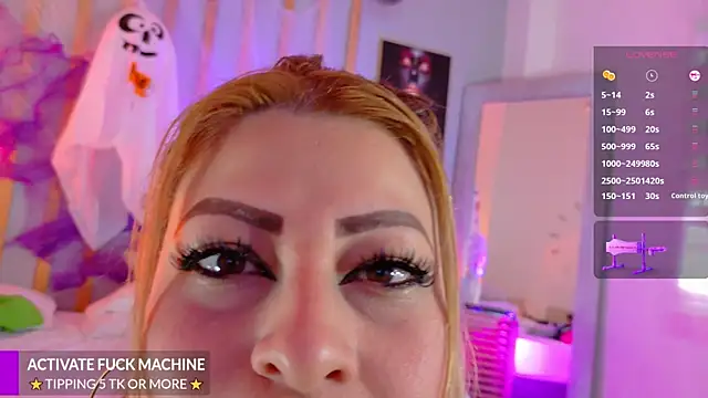 Snapshot of Miss_Pawi chatting on October 27, 5:28 pm Miss Pawi online show from October 27, 5:28 pm