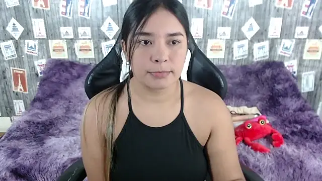 Snapshot of SaraCrow chatting on January 18, 5:52 am SaraCrow online show from January 18, 5:52 am