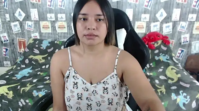 Snapshot of SaraCrow chatting on February 5, 5:20 am SaraCrow online show from February 5, 5:20 am