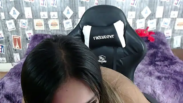 Snapshot of SaraCrow chatting on February 10, 8:42 am SaraCrow online show from February 10, 8:42 am