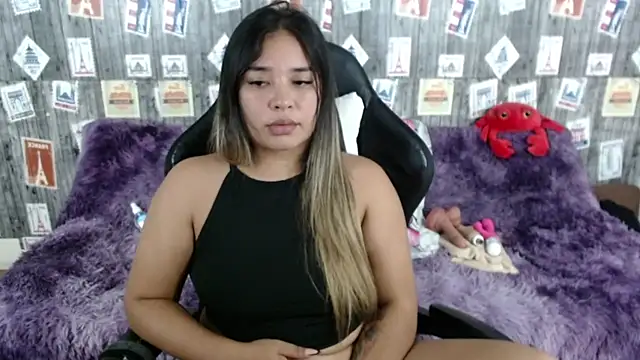 Snapshot of SaraCrow chatting on February 12, 7:44 am SaraCrow online show from February 12, 7:44 am