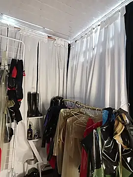 LatexDevil Blondie online show from June 6, 9:30 pm