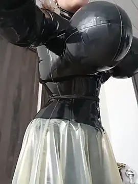 LatexDevil Blondie online show from June 10, 1:32 pm