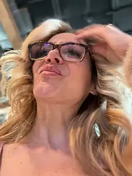 MessyNastyQueen online show from December 27, 8:50 pm