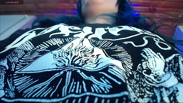 alicia moom online show from December 2, 7:03 am