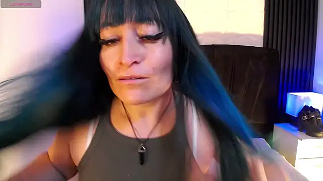 alicia moom online show from February 9, 7:51 pm