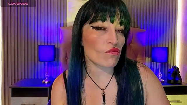 alicia moom online show from June 20, 8:33 pm