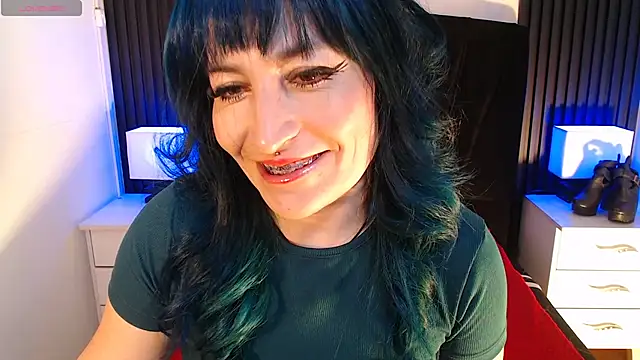 alicia moom online show from July 11, 7:38 pm