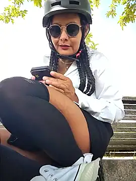 Snapshot of bellapaty chatting on June 2, 2:19 pm bellapaty online show from June 2, 2:19 pm