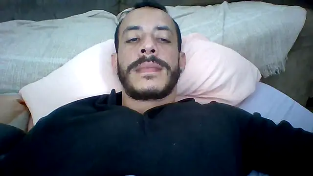 Snapshot of MachoScorpionCaralho chatting on April 25, 12:30 pm MachoScorpionCaralho online show from April 25, 12:30 pm