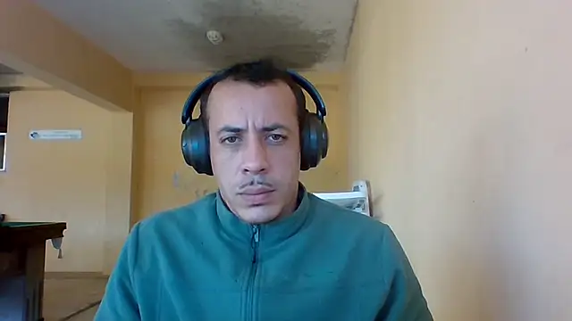 Snapshot of MachoScorpionCaralho chatting on June 6, 6:01 pm MachoScorpionCaralho online show from June 6, 6:01 pm