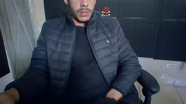 Snapshot of MachoScorpionCaralho chatting on July 10, 1:47 pm MachoScorpionCaralho online show from July 10, 1:47 pm