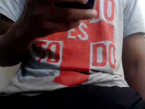Snapshot of royblackbigpvt chatting on March 17, 8:51 pm royblackbigpvt online show from March 17, 8:51 pm