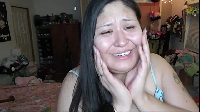 Snapshot of Cupcakecutie449 chatting on May 15, 4:41 am Cupcakecutie449 online show from May 15, 4:41 am