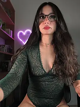 Naughty-Jessie online show from May 3, 9:21 pm