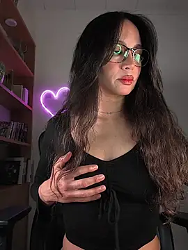 Naughty-Jessie online show from May 4, 8:05 pm