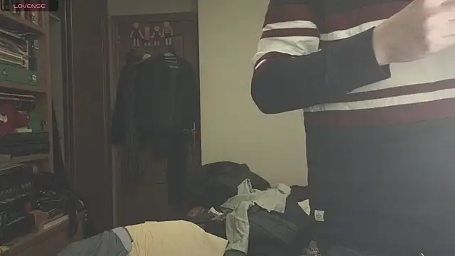 curiosillo83 online show from March 12, 6:22 pm