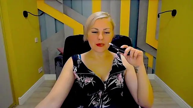 Snapshot of Candy_Long chatting on December 3, 8:50 pm Candy Long online show from December 3, 8:50 pm