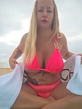 Snapshot of Jassy_Foxy chatting on June 4, 7:25 am Jassy Foxy online show from June 4, 7:25 am