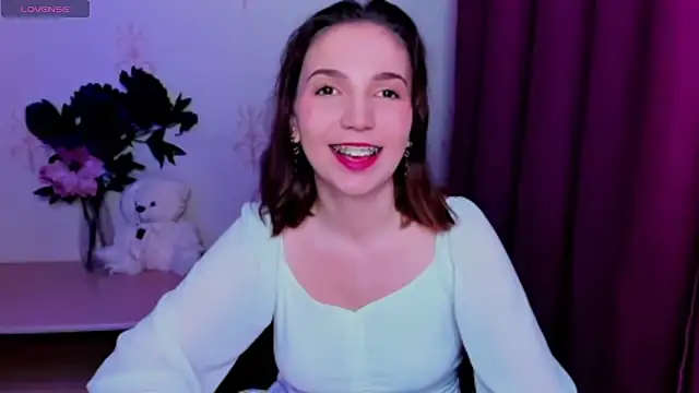 Snapshot of KindHazelHere_ chatting on May 9, 12:38 am KindHazelHere online show from May 9, 12:38 am