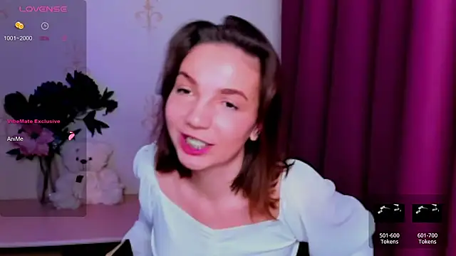 Snapshot of KindHazelHere_ chatting on May 19, 5:36 am KindHazelHere online show from May 19, 5:36 am
