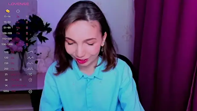 Snapshot of KindHazelHere_ chatting on May 29, 1:25 am KindHazelHere online show from May 29, 1:25 am