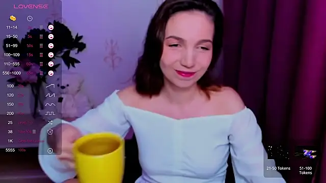 Snapshot of KindHazelHere_ chatting on May 31, 9:27 pm KindHazelHere online show from May 31, 9:27 pm
