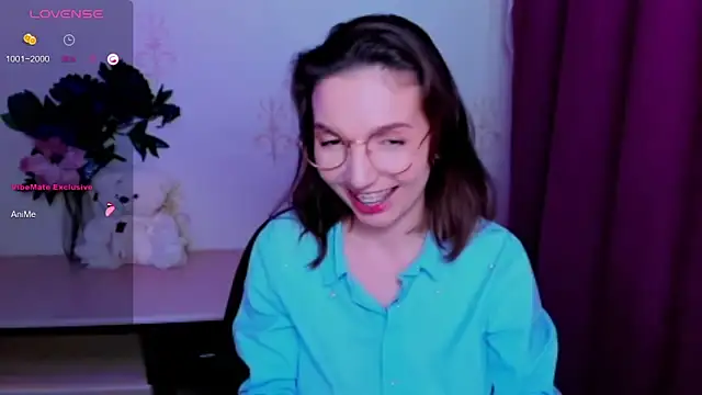 Snapshot of KindHazelHere_ chatting on June 15, 5:15 pm KindHazelHere online show from June 15, 5:15 pm