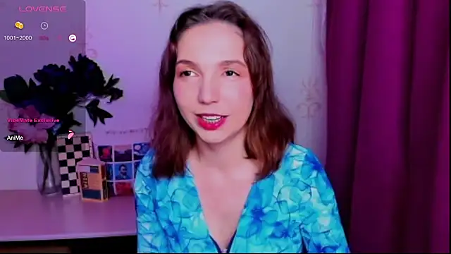 Snapshot of KindHazelHere_ chatting on July 6, 4:31 am KindHazelHere online show from July 6, 4:31 am