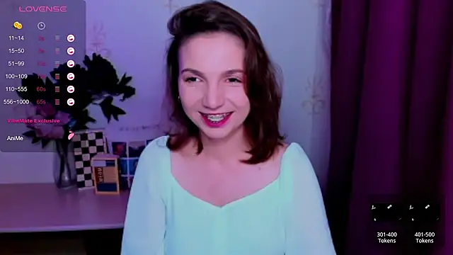 Snapshot of KindHazelHere_ chatting on July 15, 1:33 am KindHazelHere online show from July 15, 1:33 am
