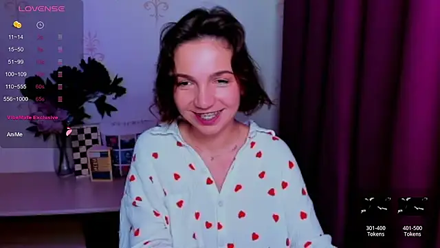 Snapshot of KindHazelHere_ chatting on August 1, 5:50 am KindHazelHere online show from August 1, 5:50 am