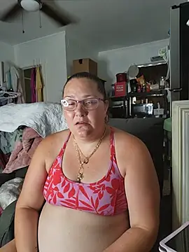 Snapshot of Sexynikki6969@xh chatting on July 8, 8:24 pm Sexynikki6969xh online show from July 8, 8:24 pm