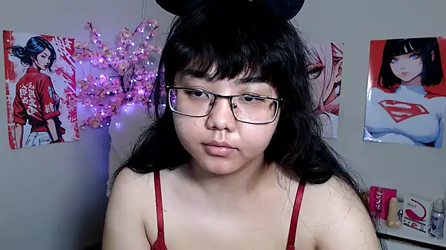 Snapshot of Moertomlly chatting on November 4, 4:11 am Moertomlly online show from November 4, 4:11 am