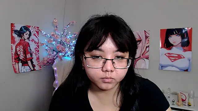 Snapshot of Moertomlly chatting on December 2, 5:35 am Moertomlly online show from December 2, 5:35 am