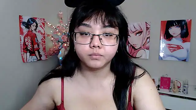 Snapshot of Moertomlly chatting on December 3, 3:36 am Moertomlly online show from December 3, 3:36 am