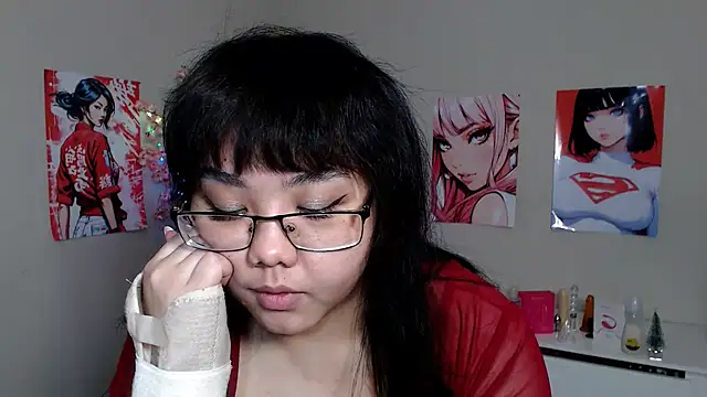 Snapshot of Moertomlly chatting on December 14, 4:07 am Moertomlly online show from December 14, 4:07 am