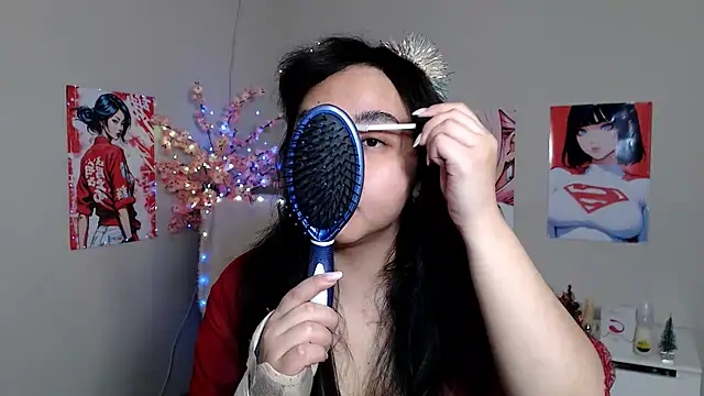 Snapshot of Moertomlly chatting on December 15, 4:06 am Moertomlly online show from December 15, 4:06 am