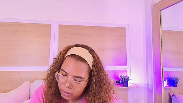  nickypurple  online show from May 6, 6:35 pm
