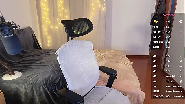 liliwang03 online show from January 19, 1:26 pm