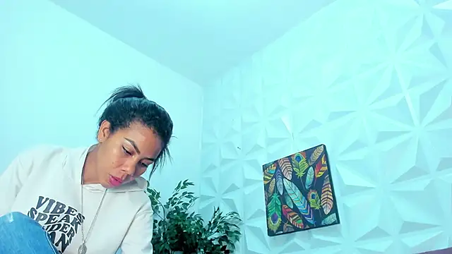 Snapshot of Hellen_Sky chatting on March 17, 7:04 pm Hellen Sky online show from March 17, 7:04 pm
